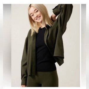 Athleta Dark Green Long Sleeve Button Front Shirt Semi Cropped